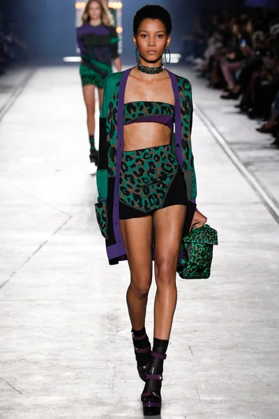 Look 11